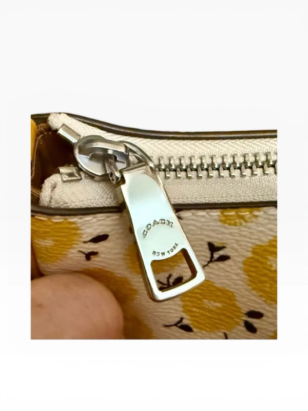 ✨ Coach Teri Shoulder Bag Floral Print Silver Chalk Buttercup NWT ✨ - Picture 10 of 16